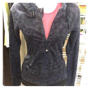 Lululemon 2 Speckled Print Stretchy Zip Up Sweater